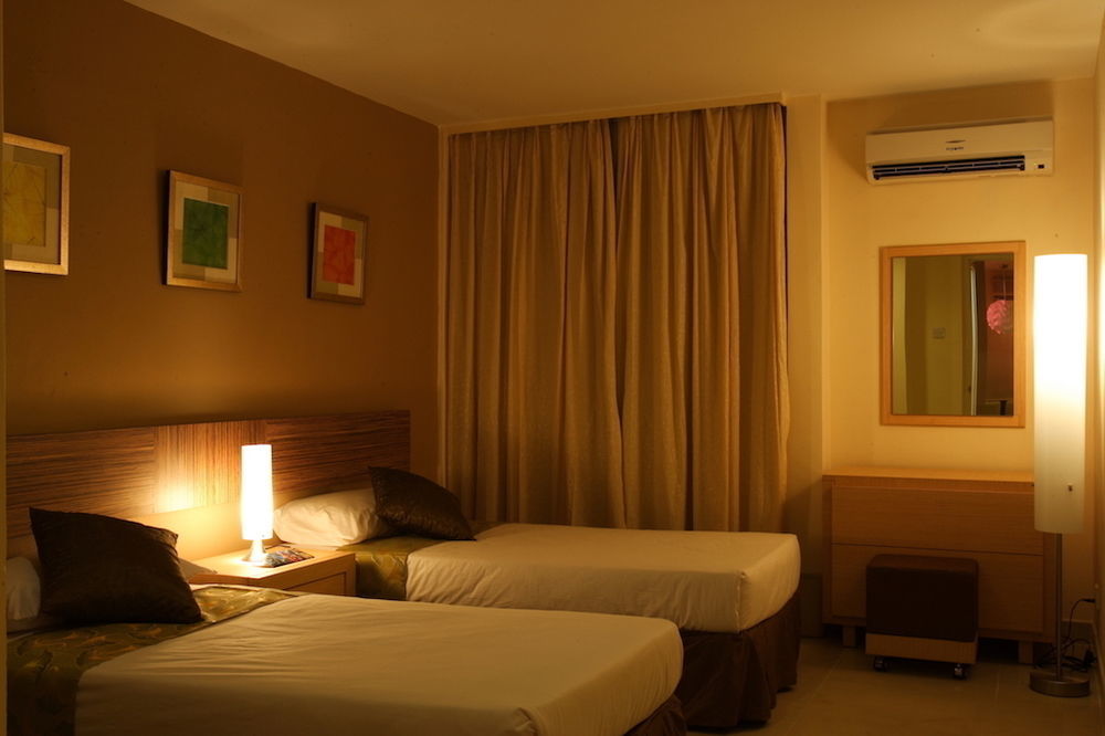 เลอแกลอรี สวีทส์ โฮเต็ล Hotel บันดาร์เสรีเบกาวัน ภายนอก รูปภาพ