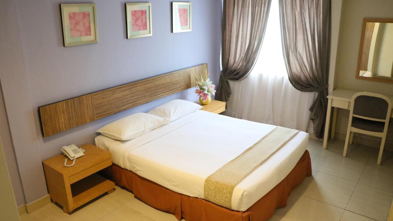 เลอแกลอรี สวีทส์ โฮเต็ล Hotel บันดาร์เสรีเบกาวัน ภายนอก รูปภาพ